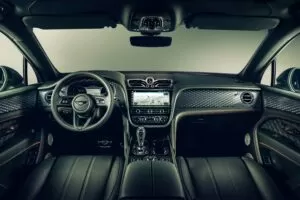 BENTLEY BENTAYGA V8 cockpit view