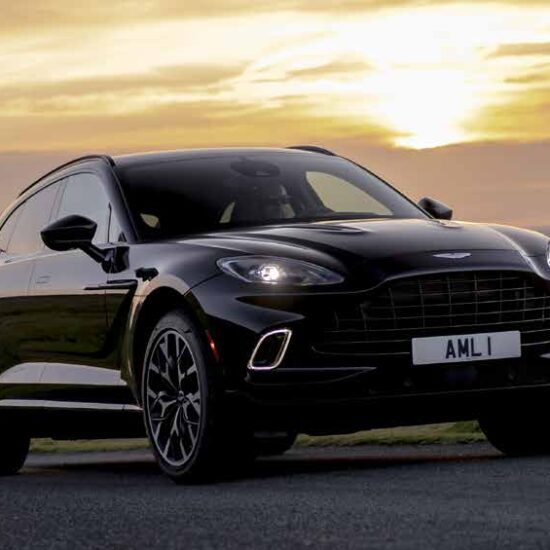 2021 ASTON MARTIN DBX A very stylish crossover with terrific performance BY TIM LAPPEN PHOTO CREDITS: COURTESY OF ASTON MARTIN OF THE AMERICAS 117 PHOTO CREDITS: COURTESY OF MERCEDES-BENZ NORTH AMERICA HAUTE AMBASSADOR Auto